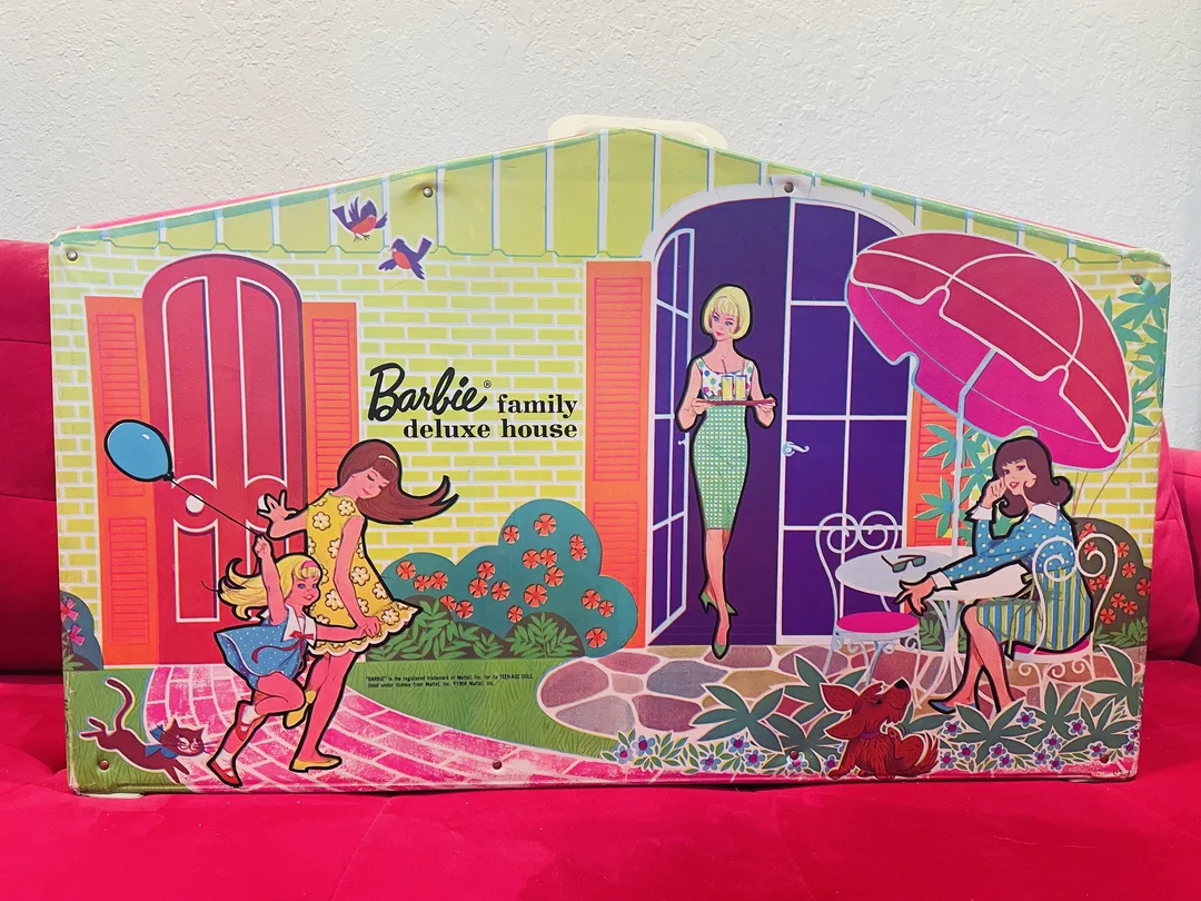 Barbie's Deluxe Family House