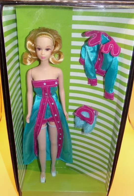 2005 reproduction of a 1971 No-Bangs Francie 